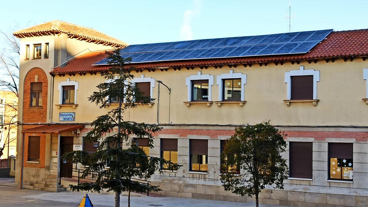 Placas solares en el colegio San José de Calasanz de Zamora.
