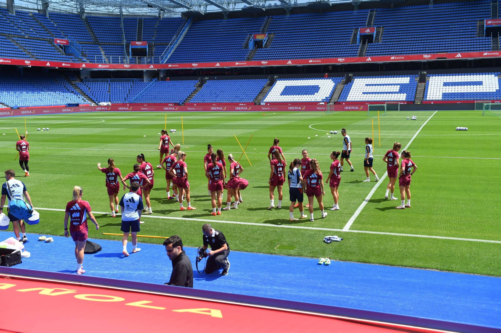 Entrenamiento de la selección femenina de fútbol en Riazor