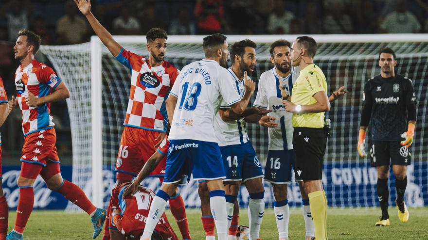 Partido entre el CD Tenerife y el Lugo