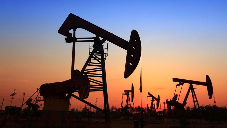 La OPEP ha aprobado una importante reducción de la producción de crudo a partir de 2017