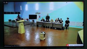 Captura de vídeo de las imágenes de la sala donde se juzga al opositor Alexei Navalni. 