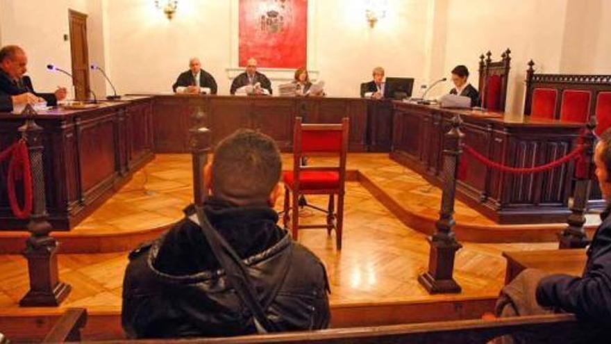 La Guardia Civil detiene a un hombre que escondía cocaína en sus calzoncillos en Benavente