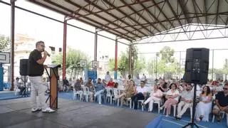 Vicente Seva reivindica la historia, el cine y la unión vecinal en el pregón de las fiestas de La Albufereta