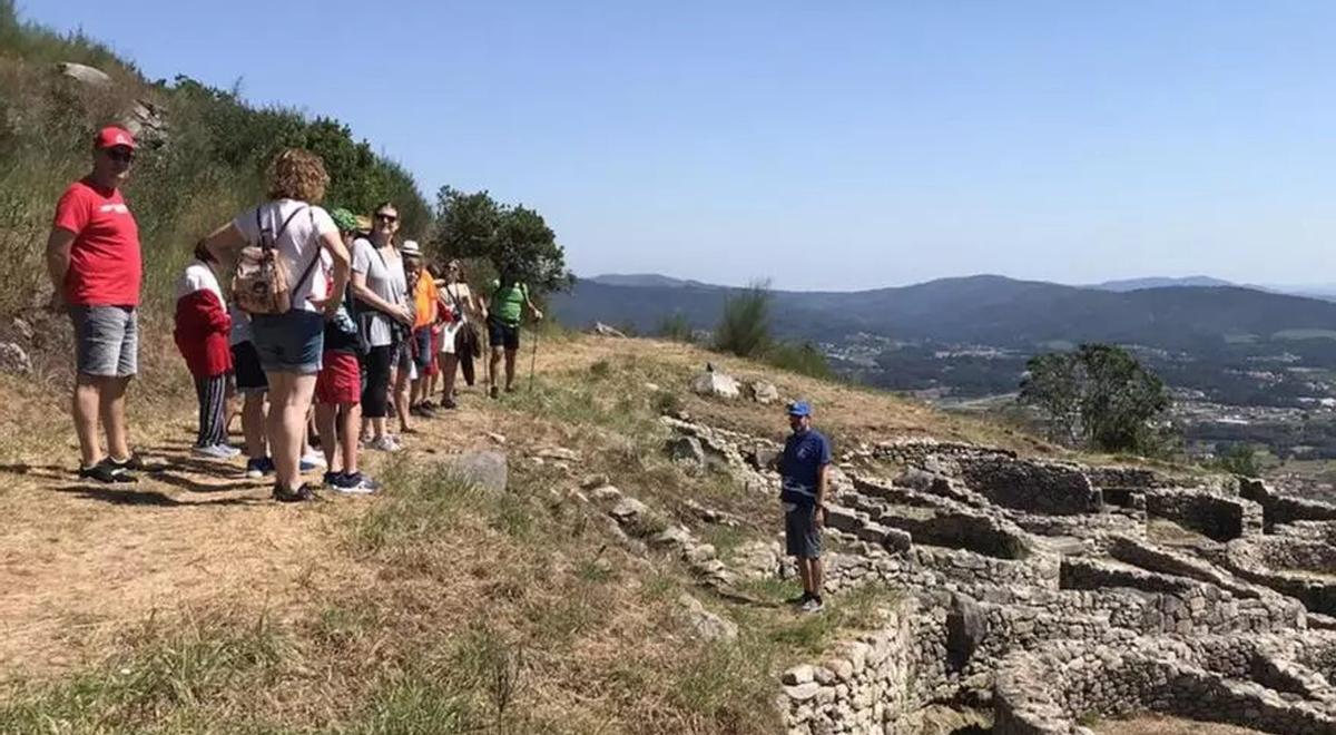 Una de las visitas guiadas al monte Santa Trega.