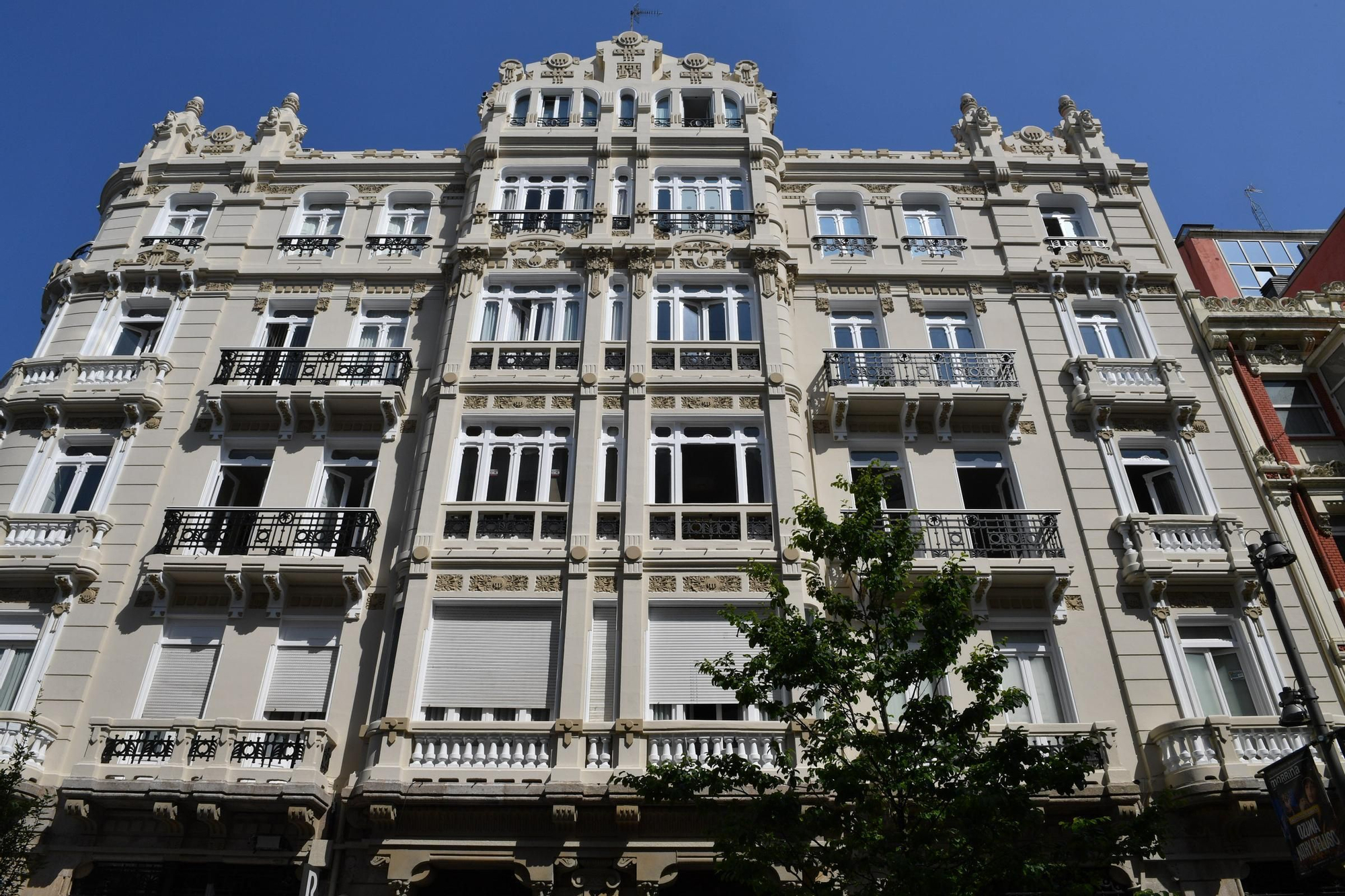 La Casa Viturro ya luce su fachada descubierta al completo