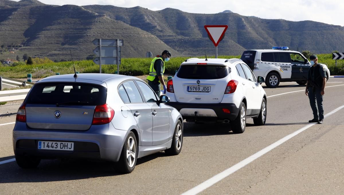 Control de la Guardia Civil en la A23