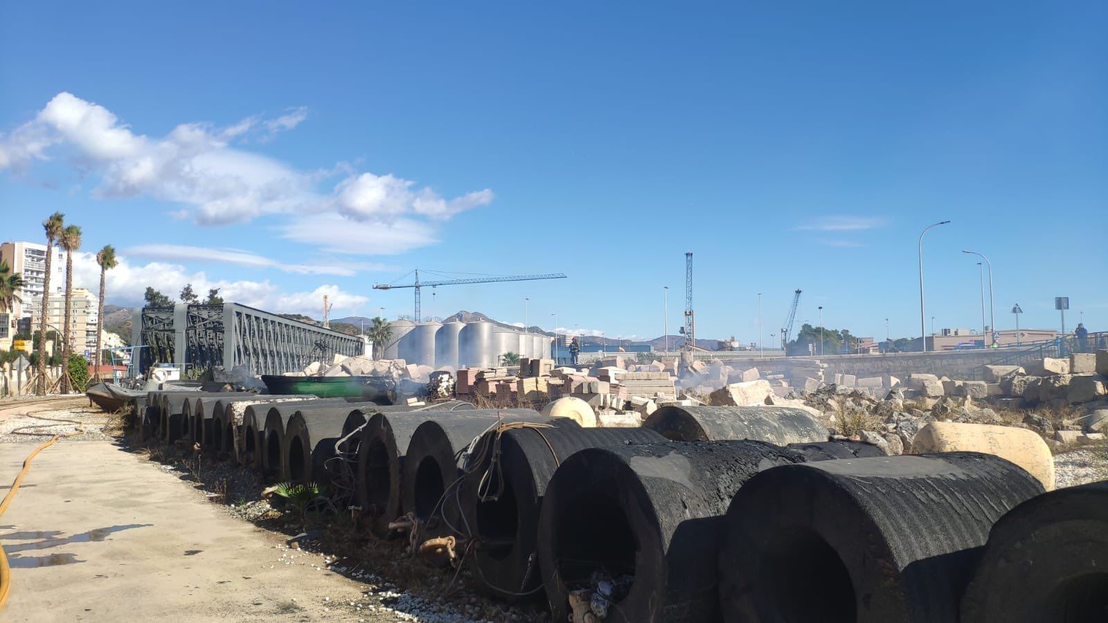 Incendio de embarcaciones decomisadas en el Puerto de Málaga