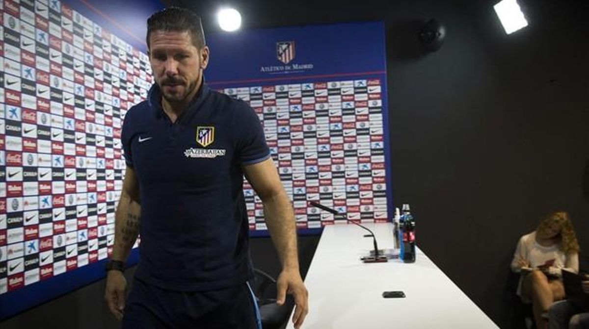 Simeone, a l’acabar la roda de premsa al Cerro del Espino.