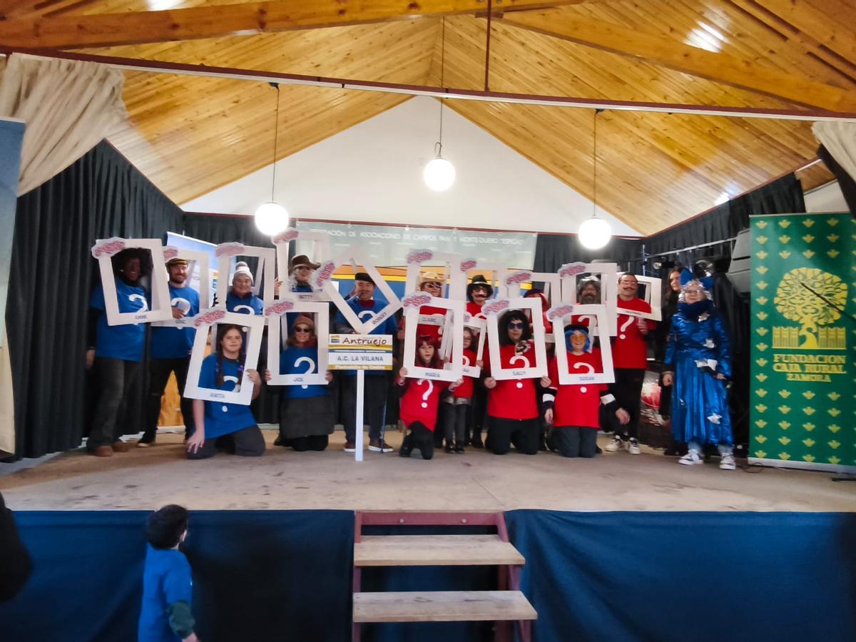 El Antruejo de Espigas recorre las calles de Villalube