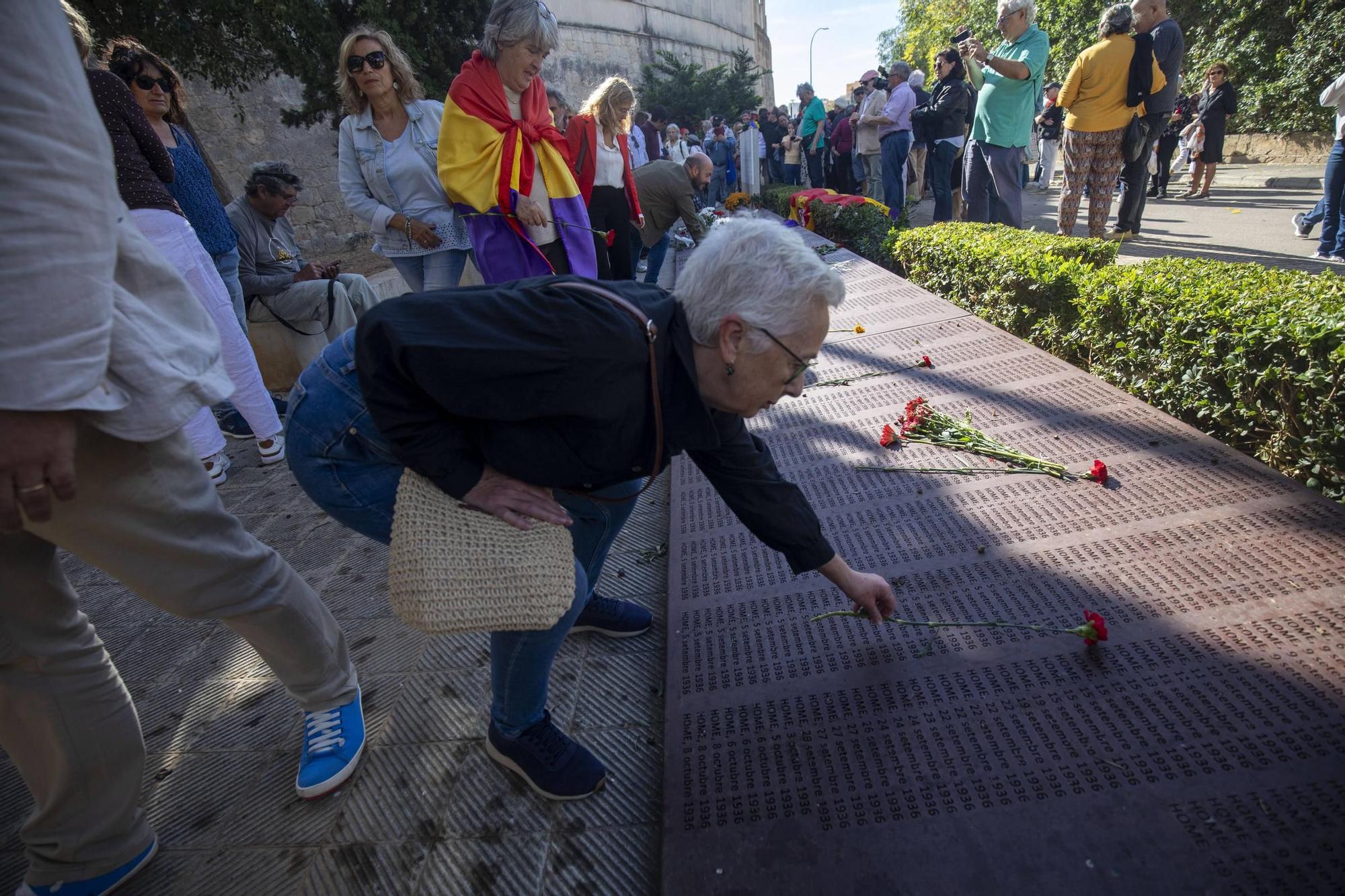 El día de Tots Sants en el cementerio de Palma