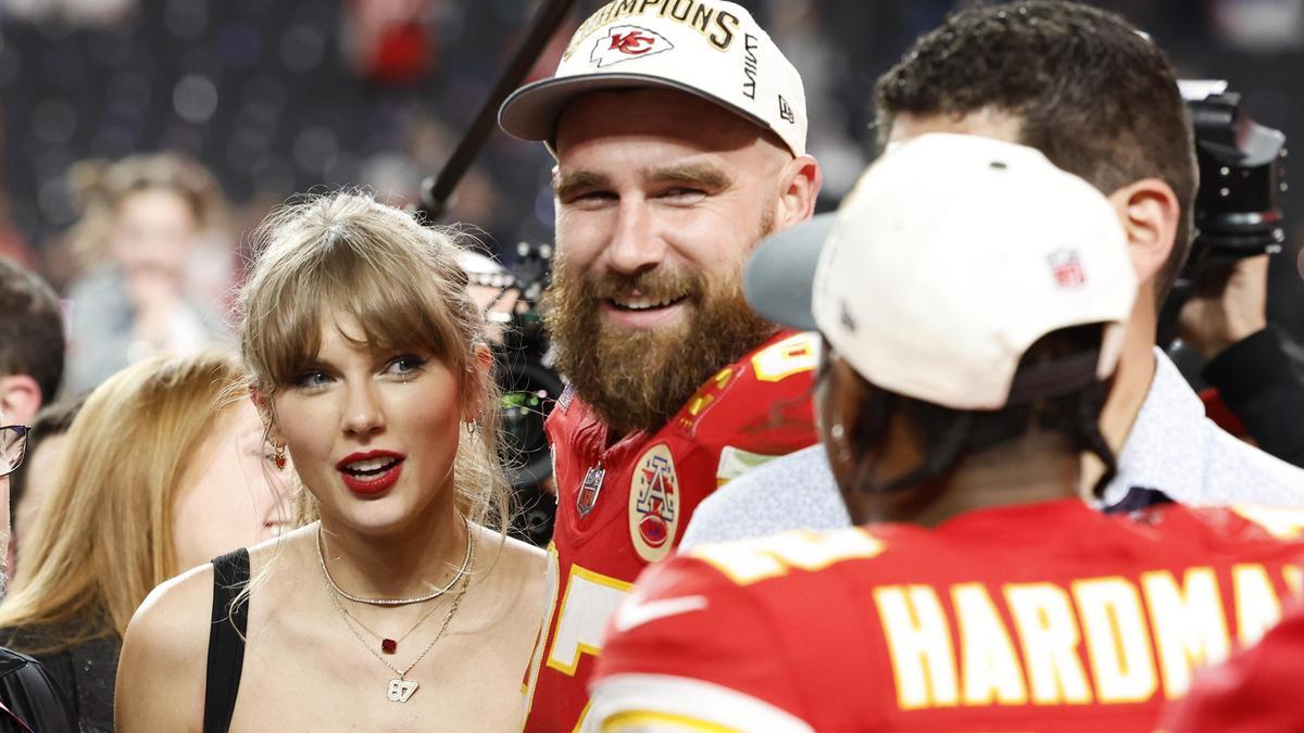 Taylor Swift i Travis Kelce després del triomf dels Chiefs a la Super Bowl