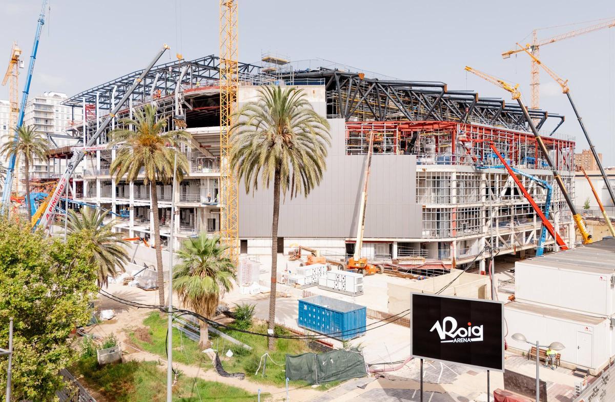 Los paneles empizan a cerrar el recinto