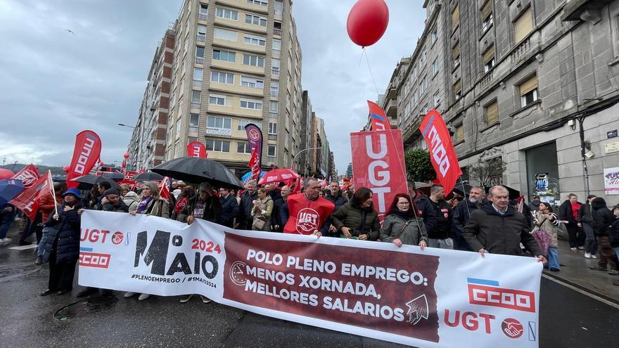 El Primero de Mayo resiste a la lluvia y arranca en Vigo por el pleno empleo