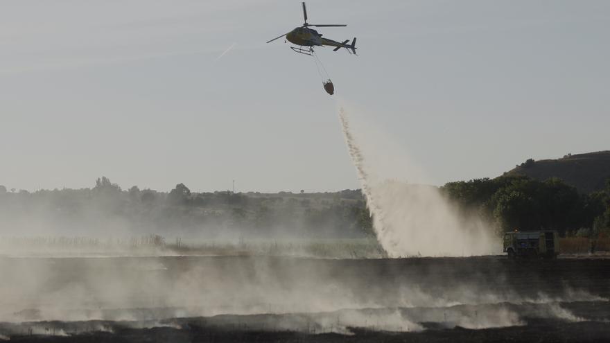 Contratados dos helicópteros para Rosinos y Villardeciervos