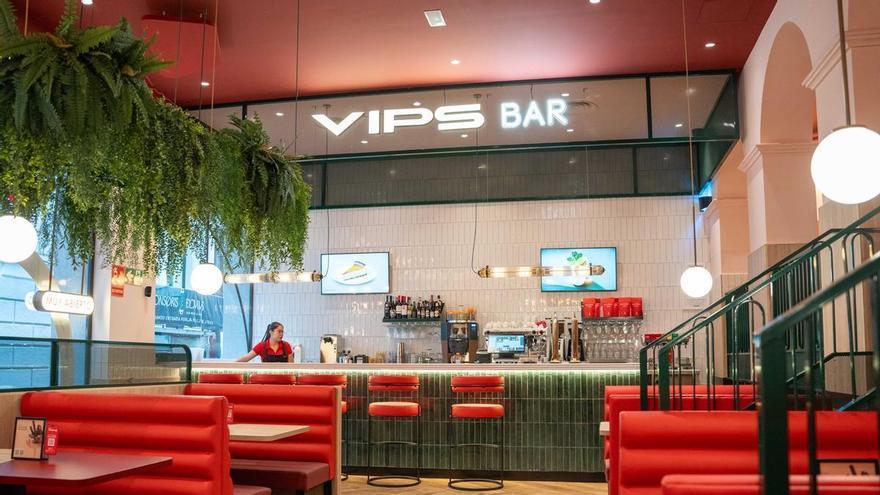 El Vips de Mérida ya está abierto y crea 35 puestos de trabajo: así es el local por dentro