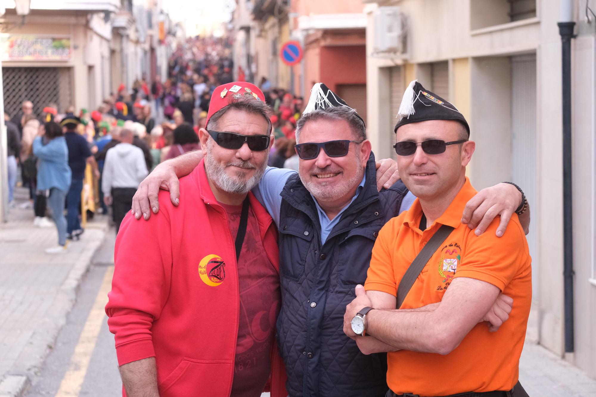 Fiesta de Els Capitans y desfile de abanderadas de Moros y Cristianos de Petrer, en imágenes