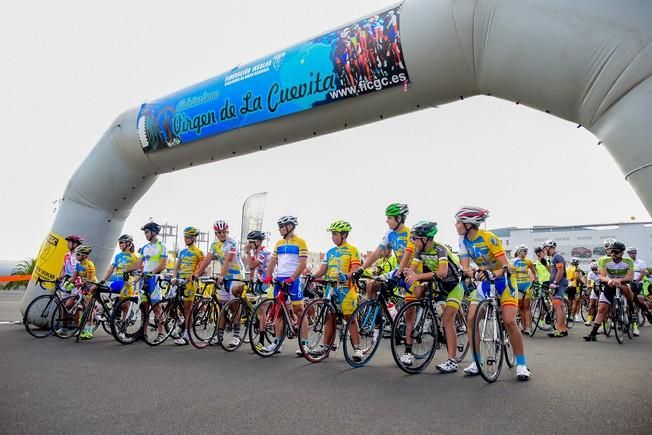 Salida de la ruta cicloturista hacia Artenara ...