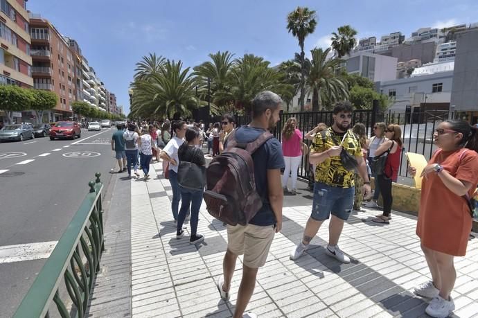 24-06-2019 LAS PALMAS DE GRAN CANARIA. Oposiciones Educación. Pruebas de acceso al cuerpo de maestros en la modalidad de Primaria, en los institutos de la calle Tomás Morales  | 24/06/2019 | Fotógrafo: Andrés Cruz