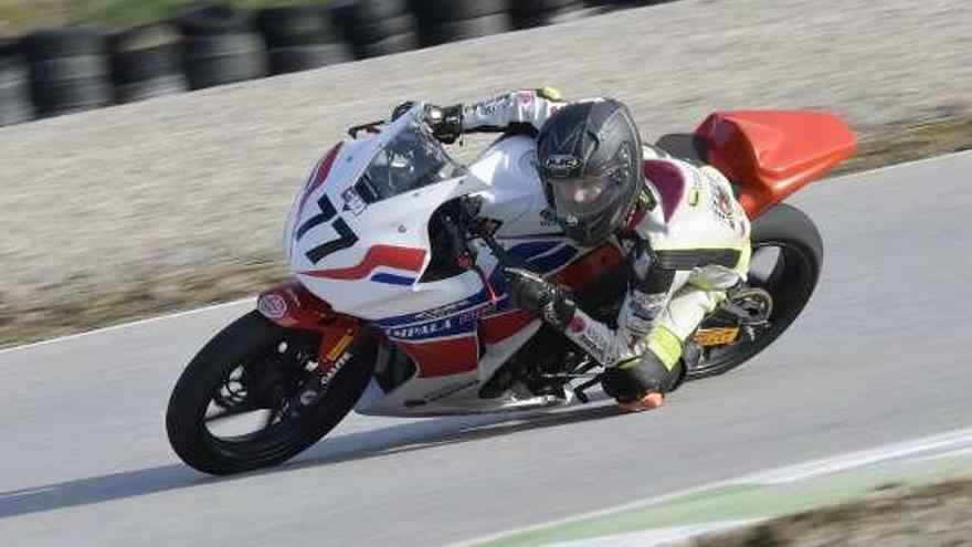 Adrián Fernández Murias, durante una carrera.