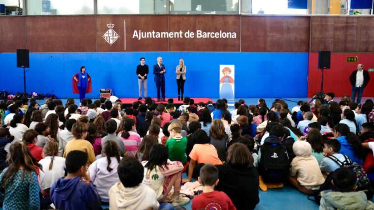 Lalcalde de Barcelona, Jaume Collboni, demana als nens i nenes que escriguin el Pregó dels Infants.