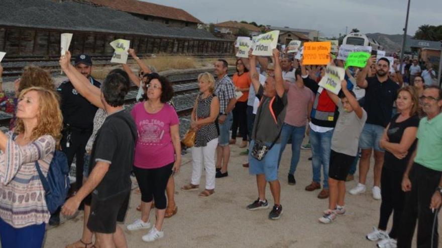 Nueva concentración hoy en la estación de Cieza para exigir que pare el Alvia