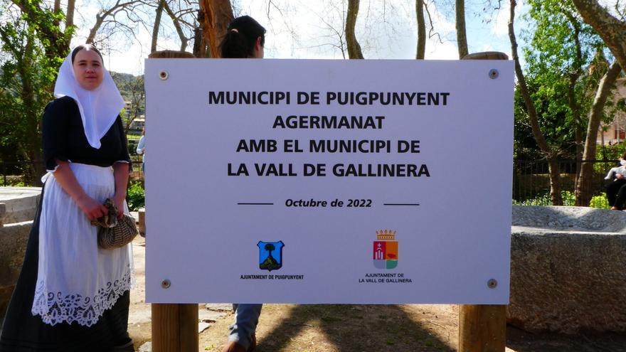 Els escolars de la Vall de Gallinera visiten el poble germà de Puigpunyent (imatges)