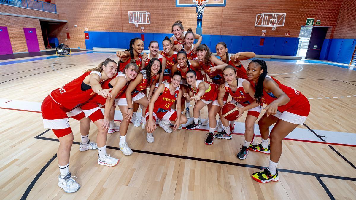 La selección española sub-18, con tres jugadoras taronjas