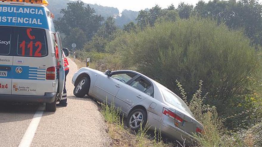 Salida de la vía sin consecuencias en la N-525, en Palacios