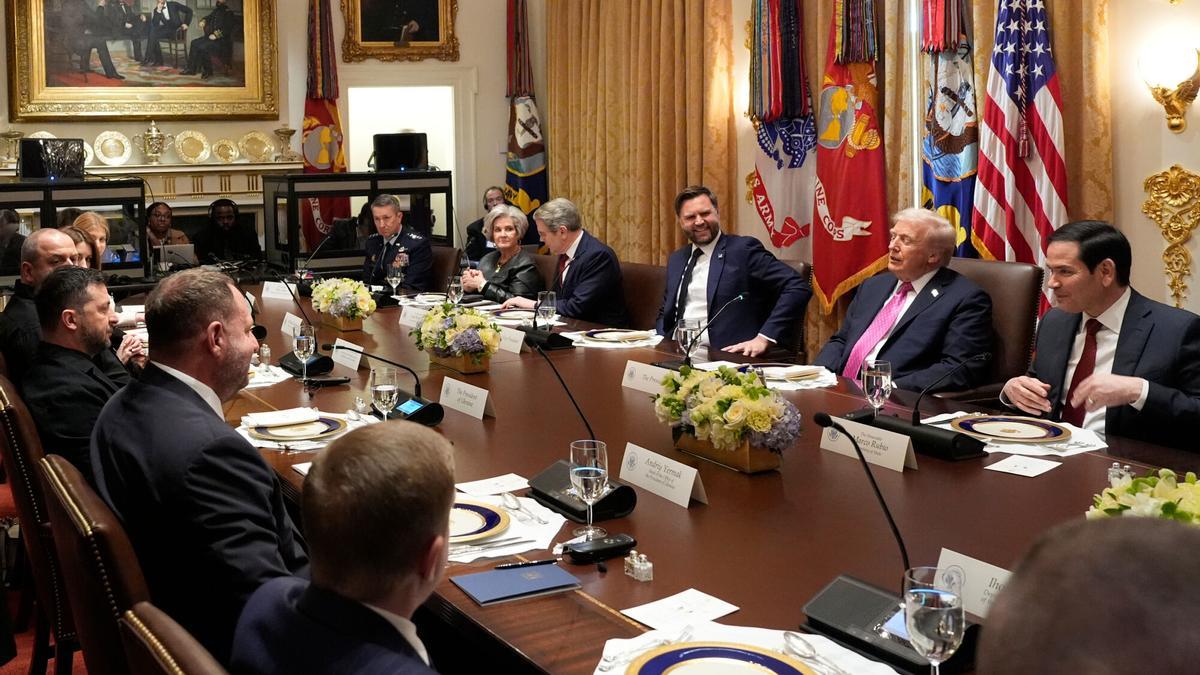 Trump aleja de Zelenski los misiles Tomahawk y asegura que Putin "quiere poner fin a la guerra"