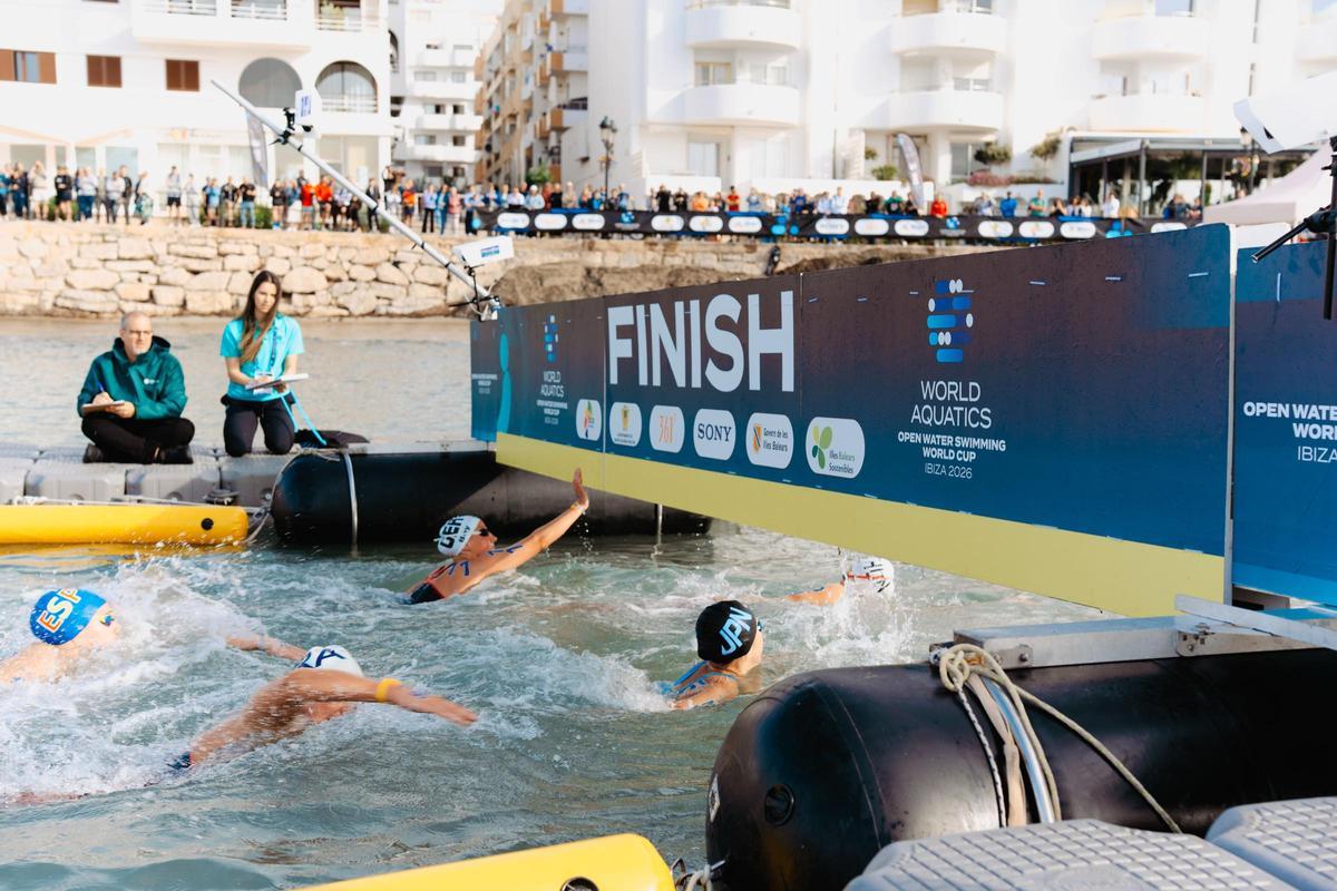 Imágenes del knockout sprint de la Copa del Mundo de aguas abiertas en Santa Eulària Imágenes del knockout sprint de la Copa del Mundo de aguas abiertas en Santa Eulària