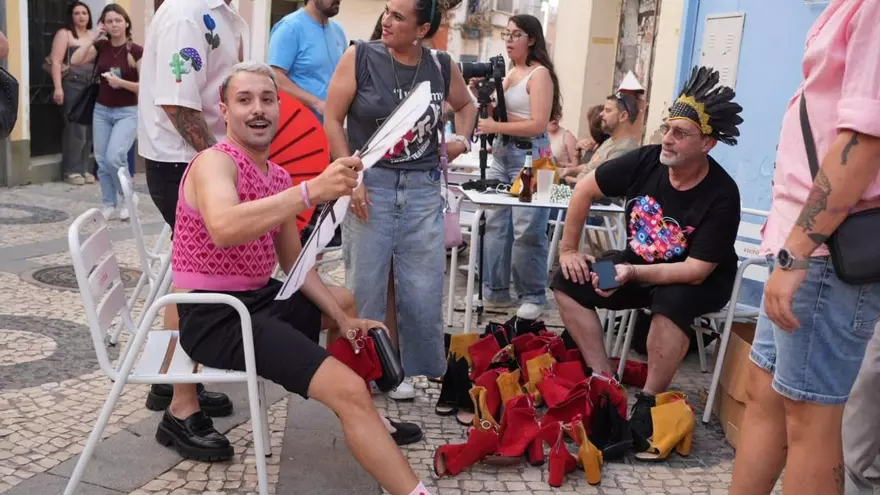Vídeo: Los Palomos de Badajoz: carrera en tacones