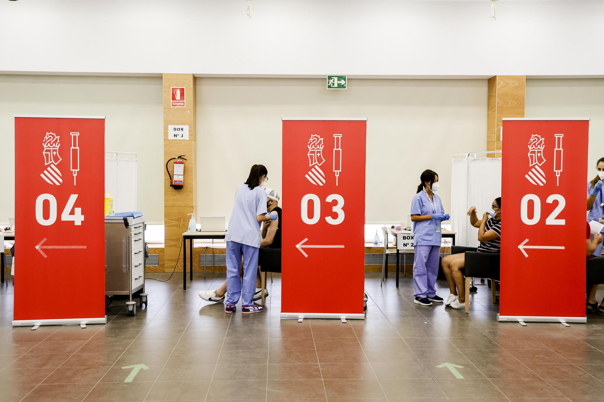 La sala multifuncional Jubiocio se convierte en el vacunódromo de los jóvenes