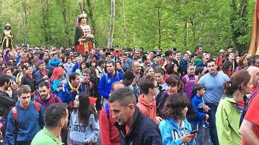 Berga puja en pelegrinatge a Queralt per celebrar l&#039;aniversari dels gegants