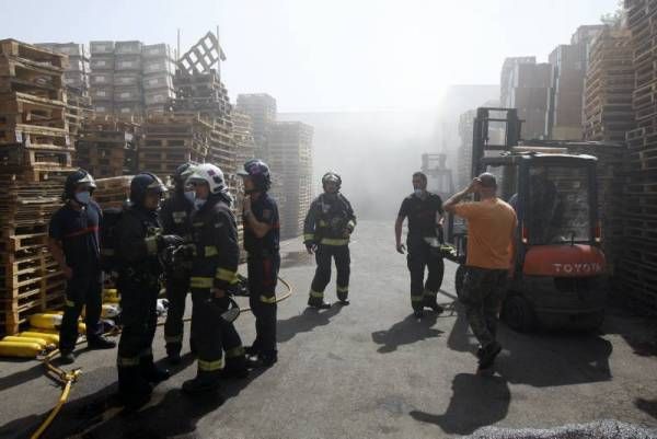 Incendio en una fábrica de Miralbueno