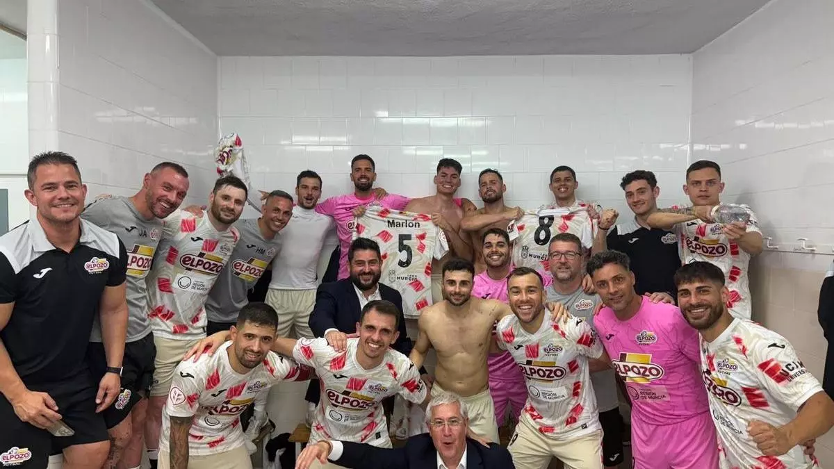 ElPozo Murcia destierra al campe車n de la fase regular, Pe?赤scola