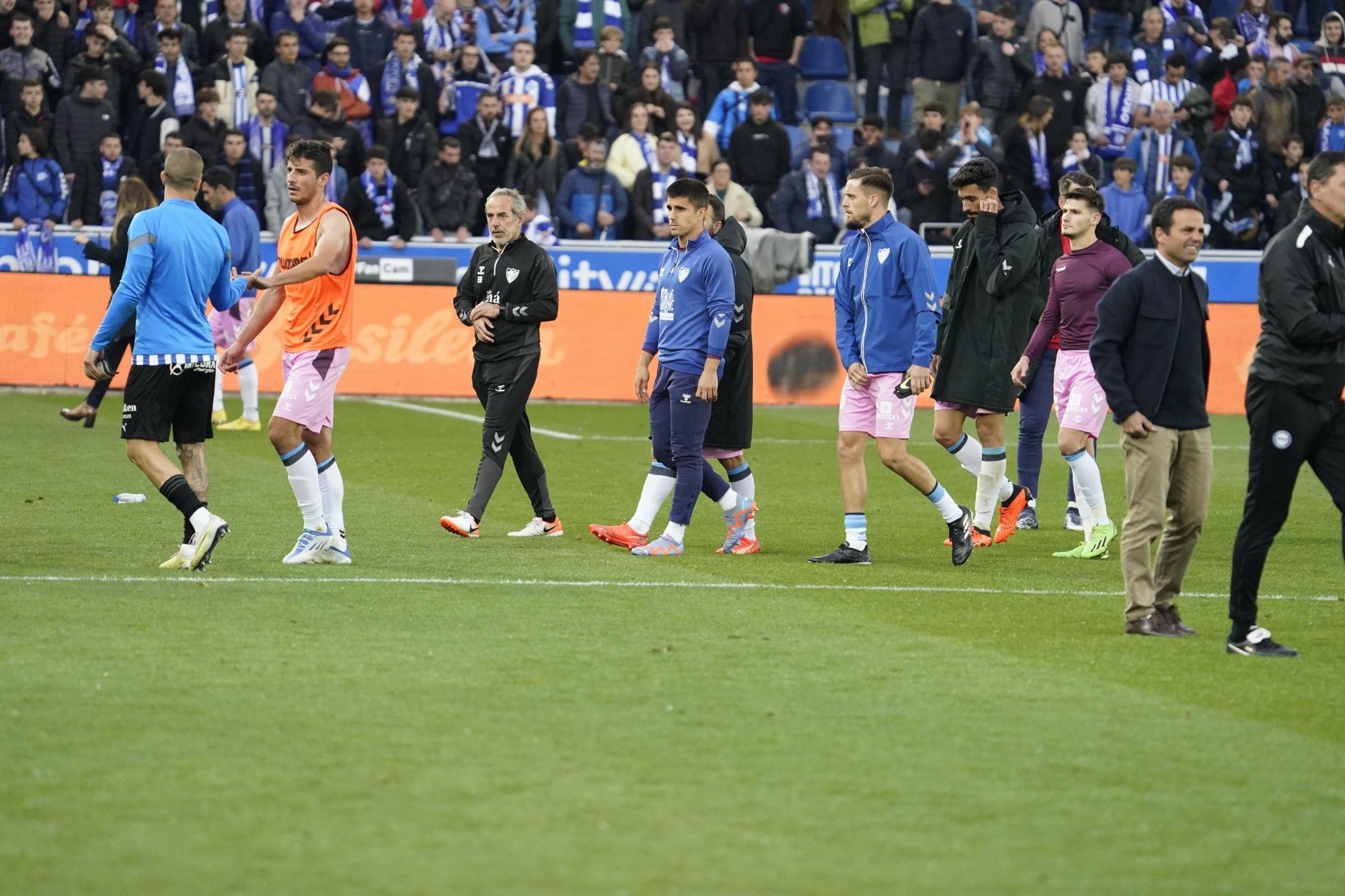 Las imágenes de la desolación en la plantilla del Málaga CF tras consumarse el descenso