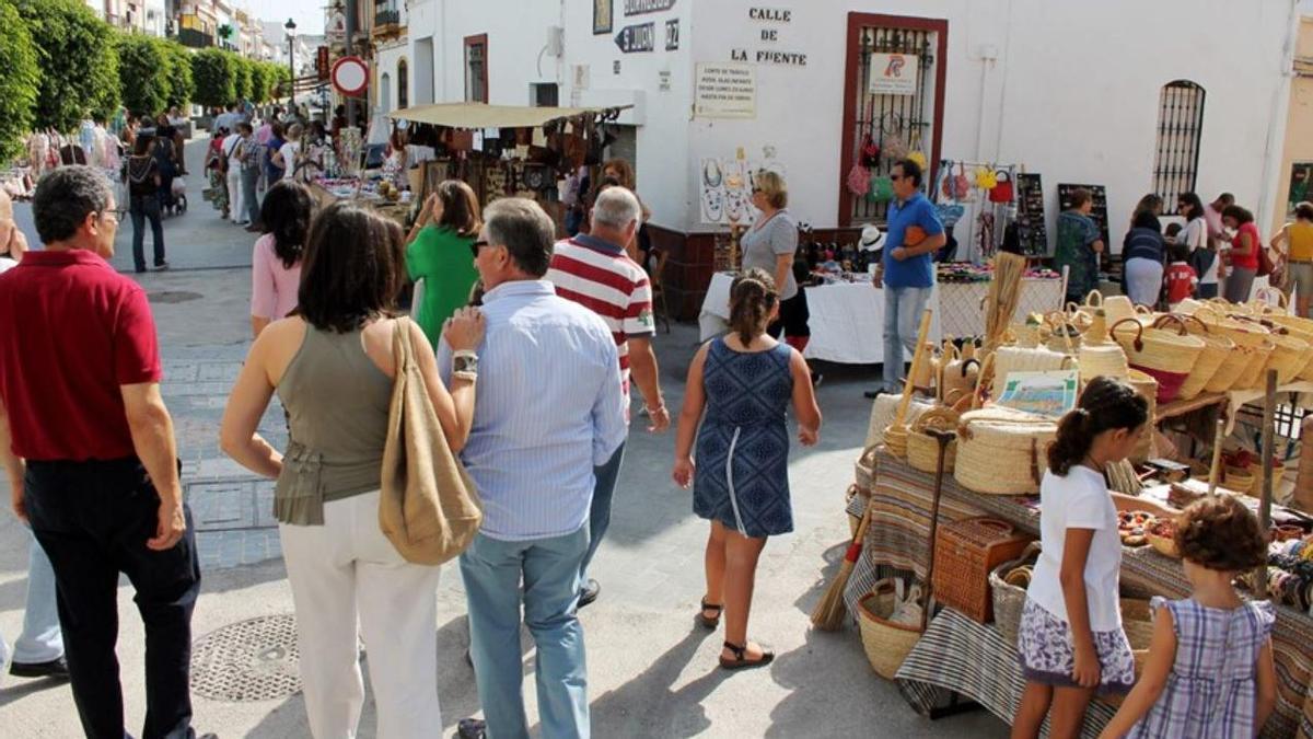 Mercado de Artesanía de Tomares, uno de los mercadillos de artesanía más reconocidos de Sevilla