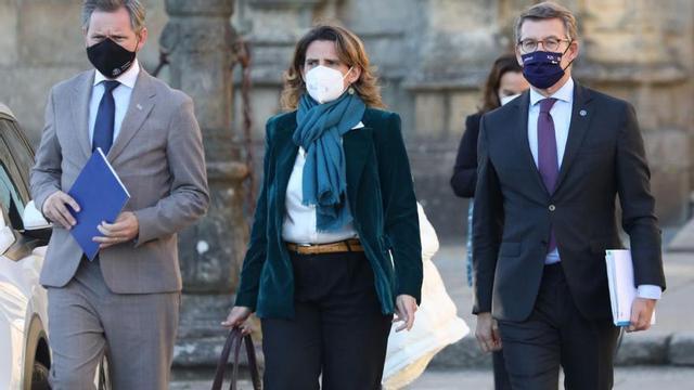 El delegado del Gobierno, la ministra de Transición Ecológica y el presidente de la Xunta. |  // XOÁN ÁLVAREZ