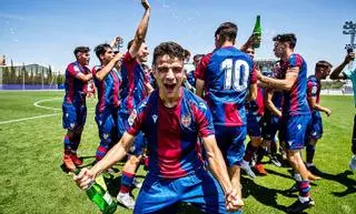 Joan Gallego gana el título de liga con el Juvenil del Levante y jugará la Copa de Campeones