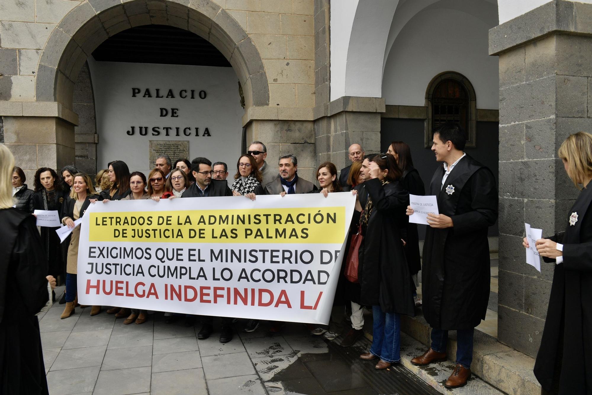 Nueva jornada de concentración de los letrados de la administración de justicia en la provincia de Las Palmas.