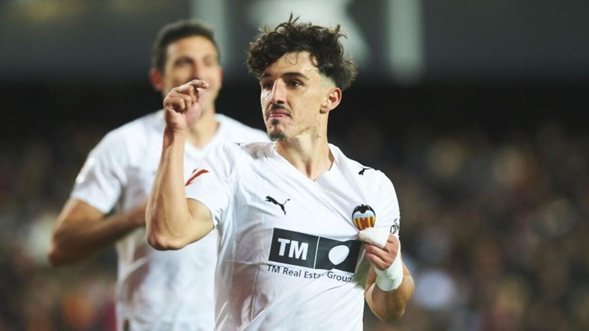 Diego López celebrando el gol anulado