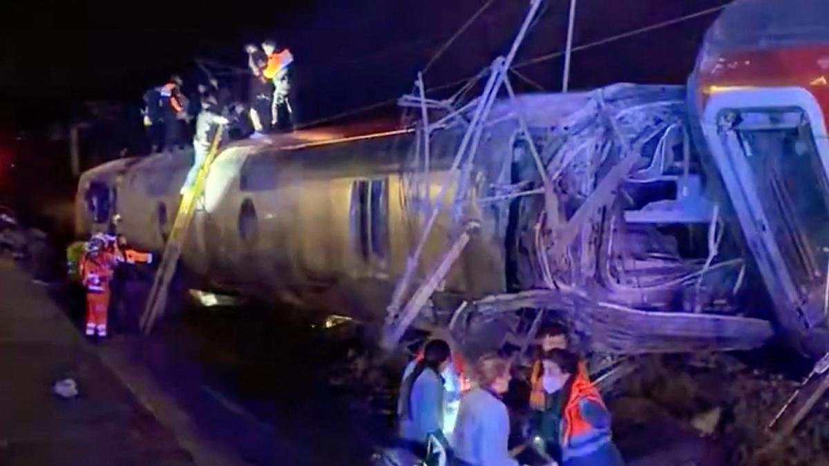 Decenas de muertos en un descarrilamiento de trenes en Adamuz, Córdoba