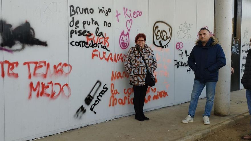 La Corredoria protesta por destrozos y actos vandálicos en la plaza de abastos