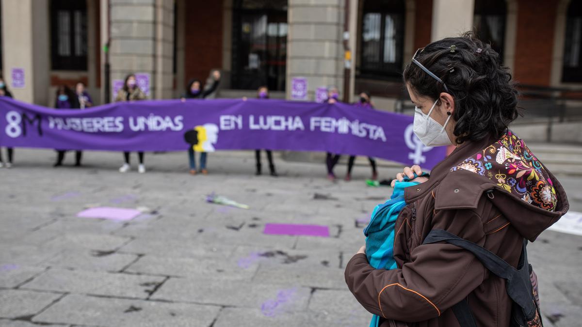 Concentración por el 8M en la Plaza Mayor de Zamora.