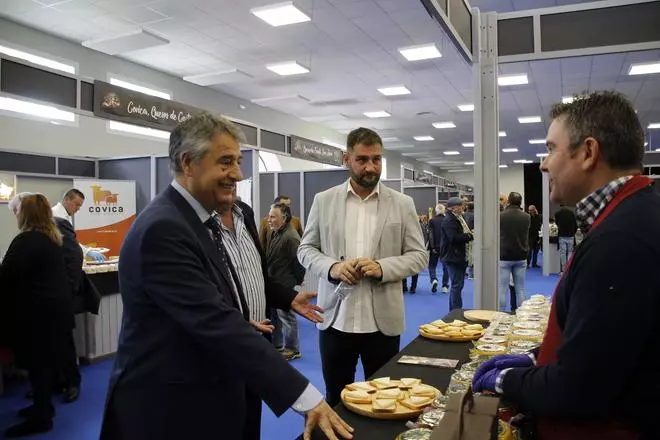 Unas 70 variedades de queso de 30 empresas se dan cita en Hinojosa del Duque