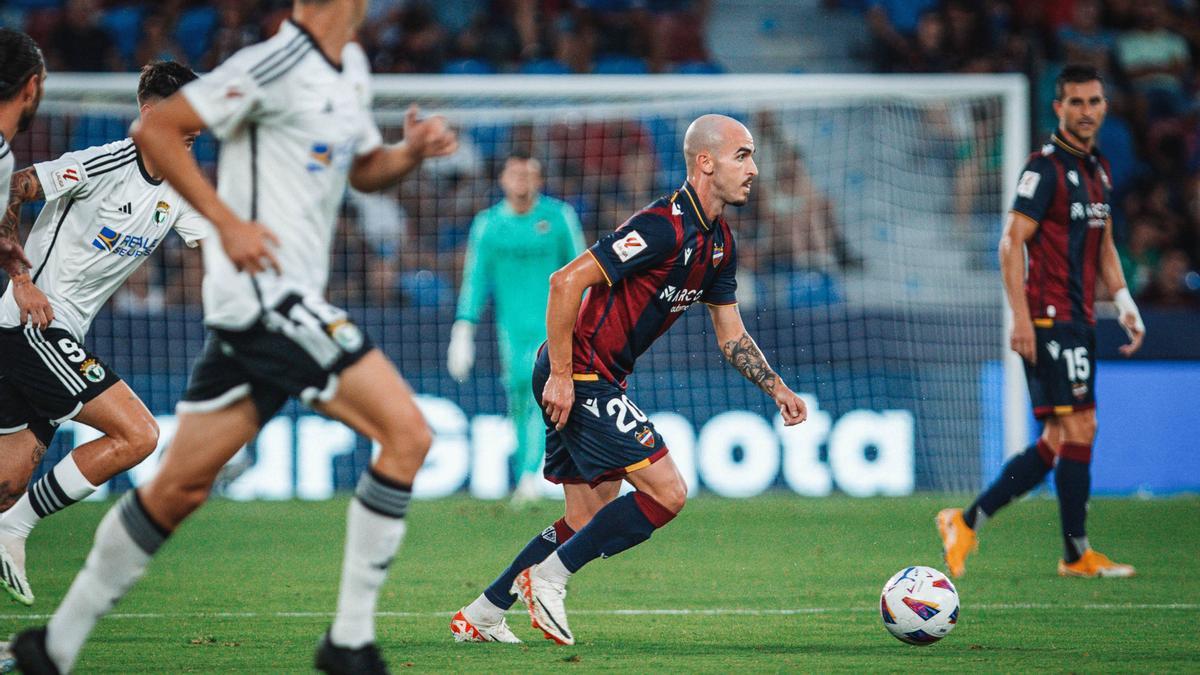 Oriol Rey, frente al Burgos.