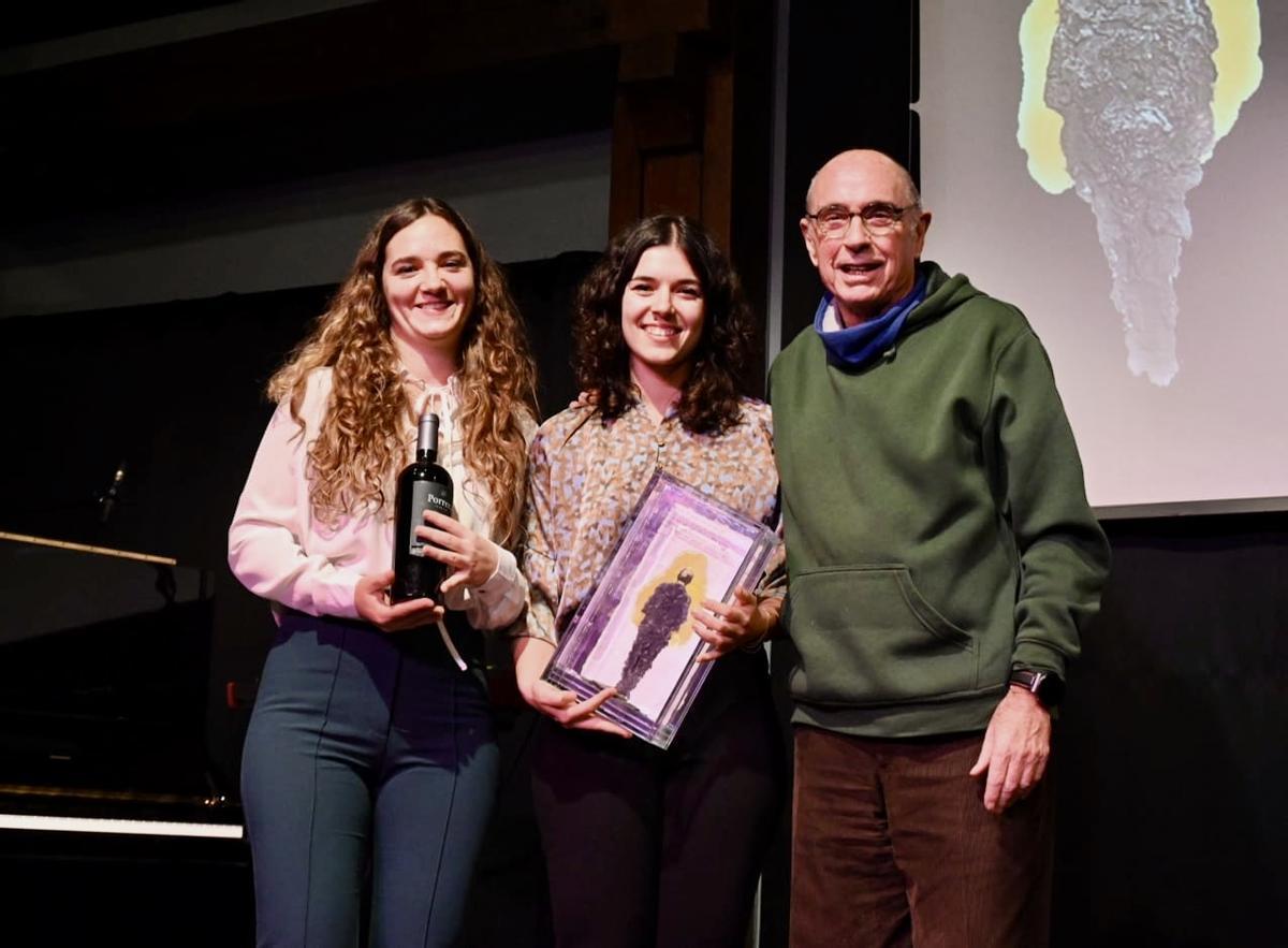 Lara Magrinyà i Anna Sala, L'Arannà, premis Miquel Martí i Pol a millor poesia musicada per la cançó 'Flor negra'.