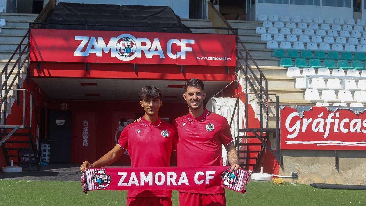 fabián Urzain e Iker Piedra, sobre el césped del Ruta de la Plata