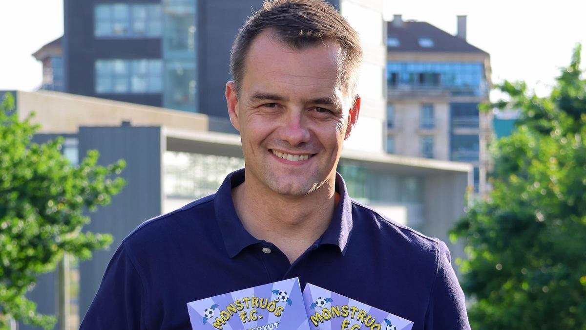 J. Santoro Gallego e 'El superchute de Enzo' estarán este xoves en Follas Novas
