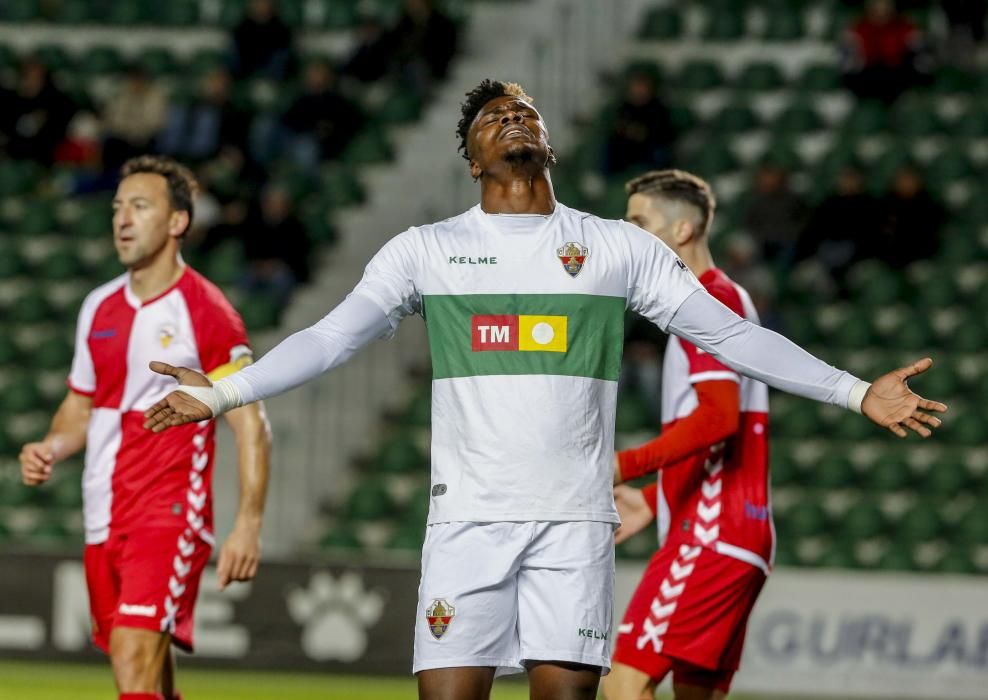 La derrota del Elche ante el Sabadell en imágenes